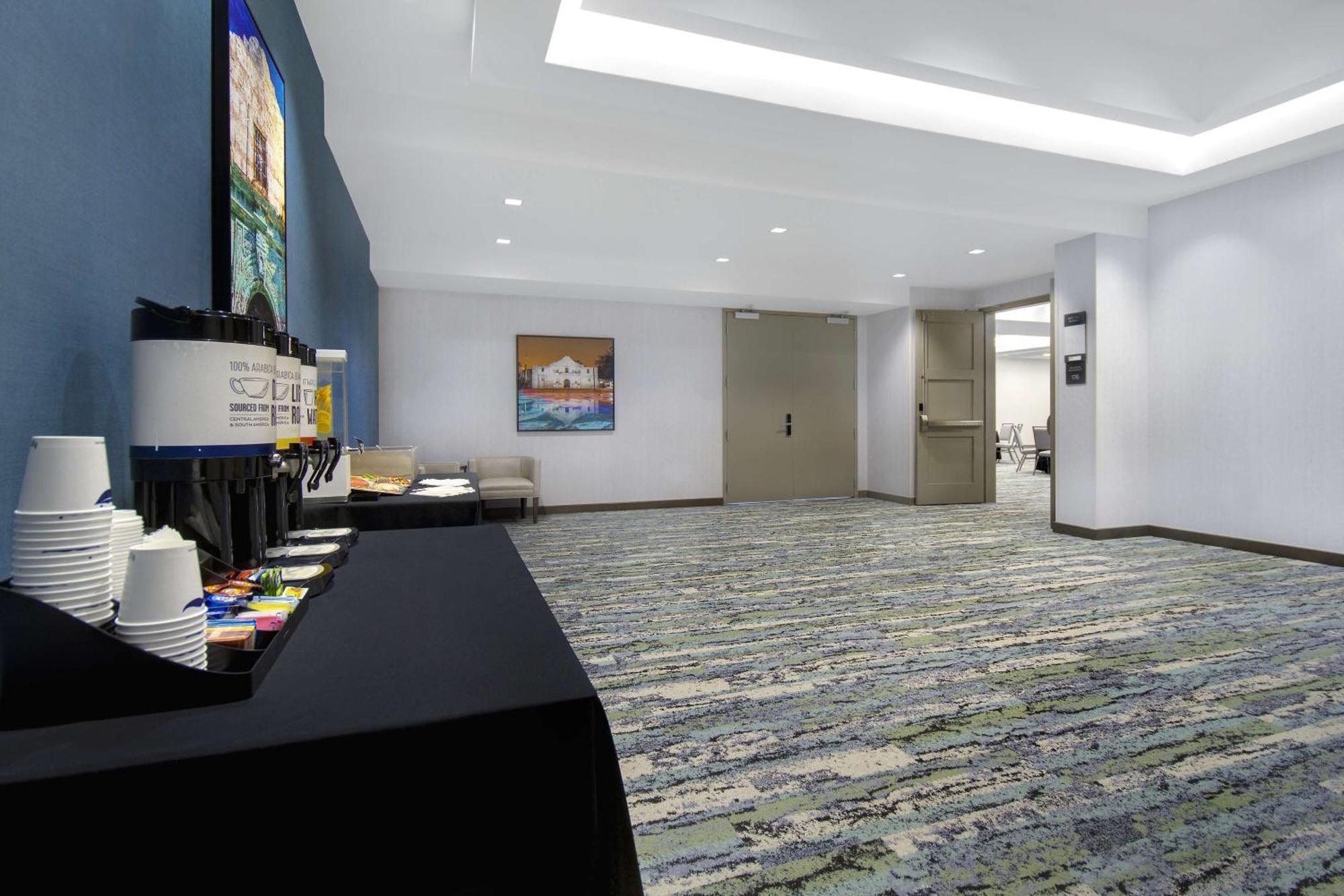 Hotel Hampton & Riverwalk San Antonio