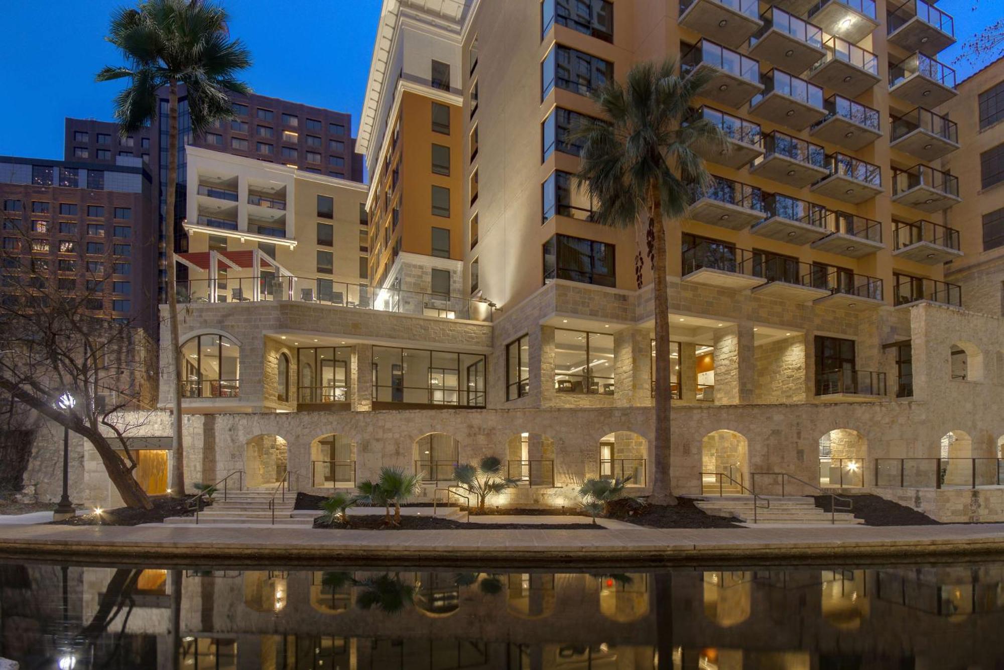 Hampton & Riverwalk San Antonio