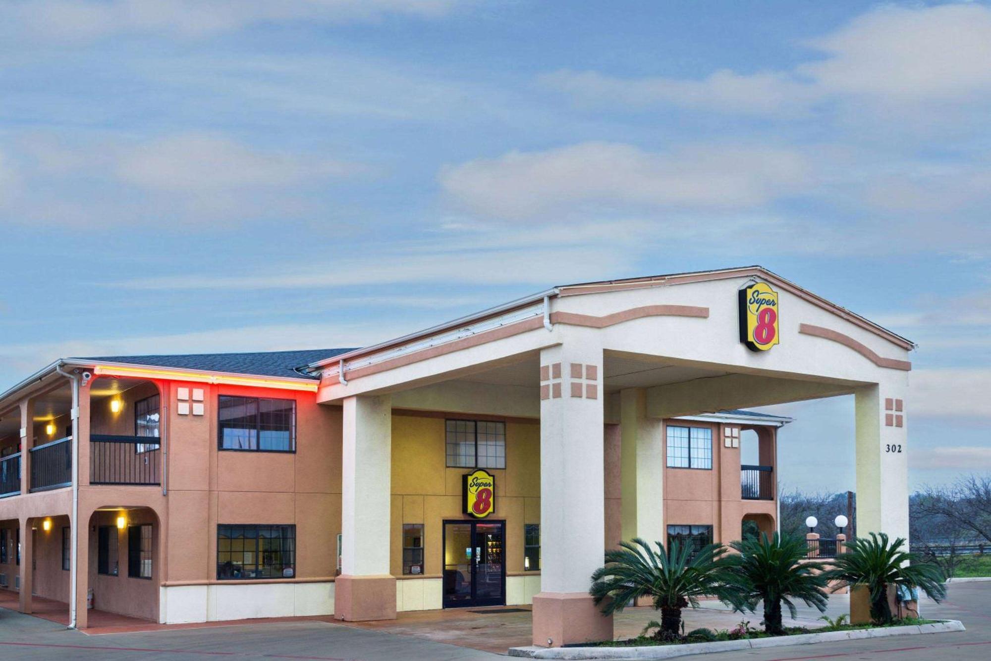 Super 8 By Wyndham San Antonio/riverwalk Area