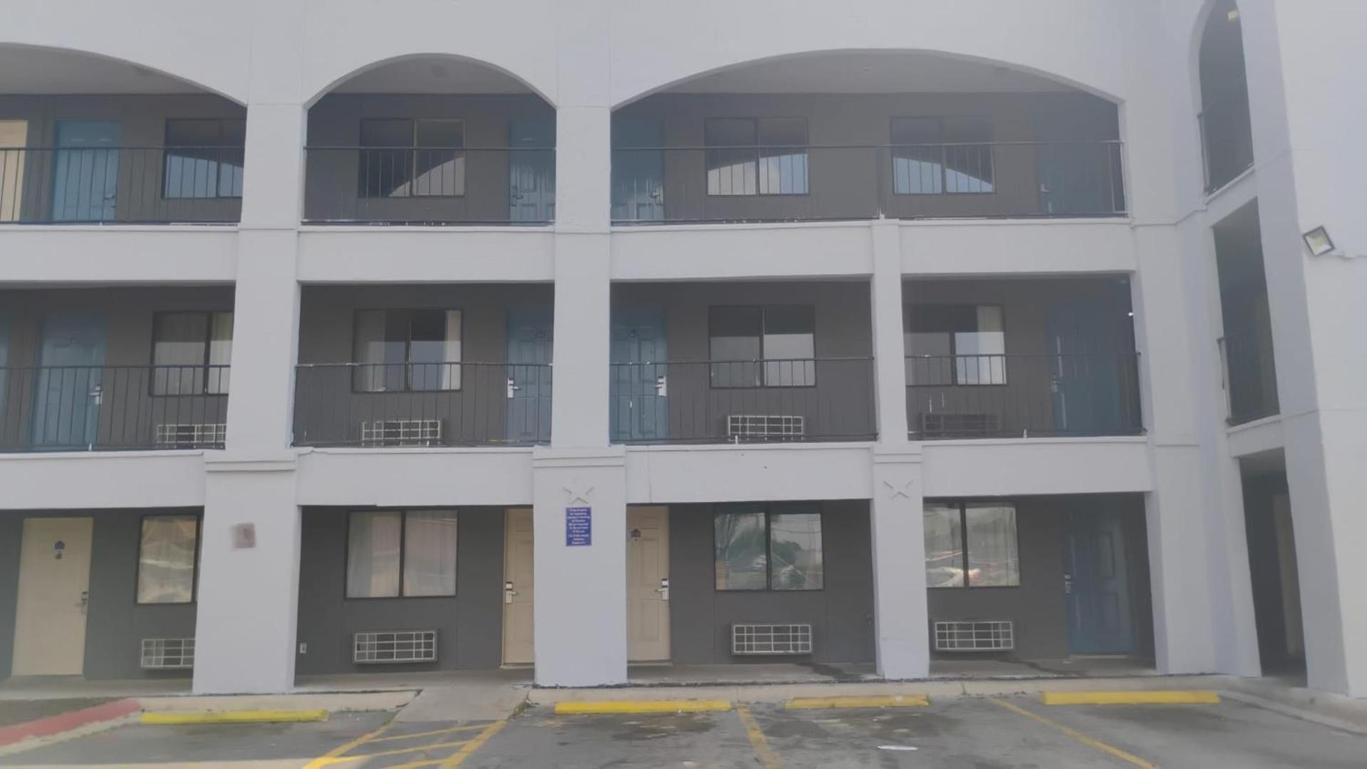 Motel Hallmark And