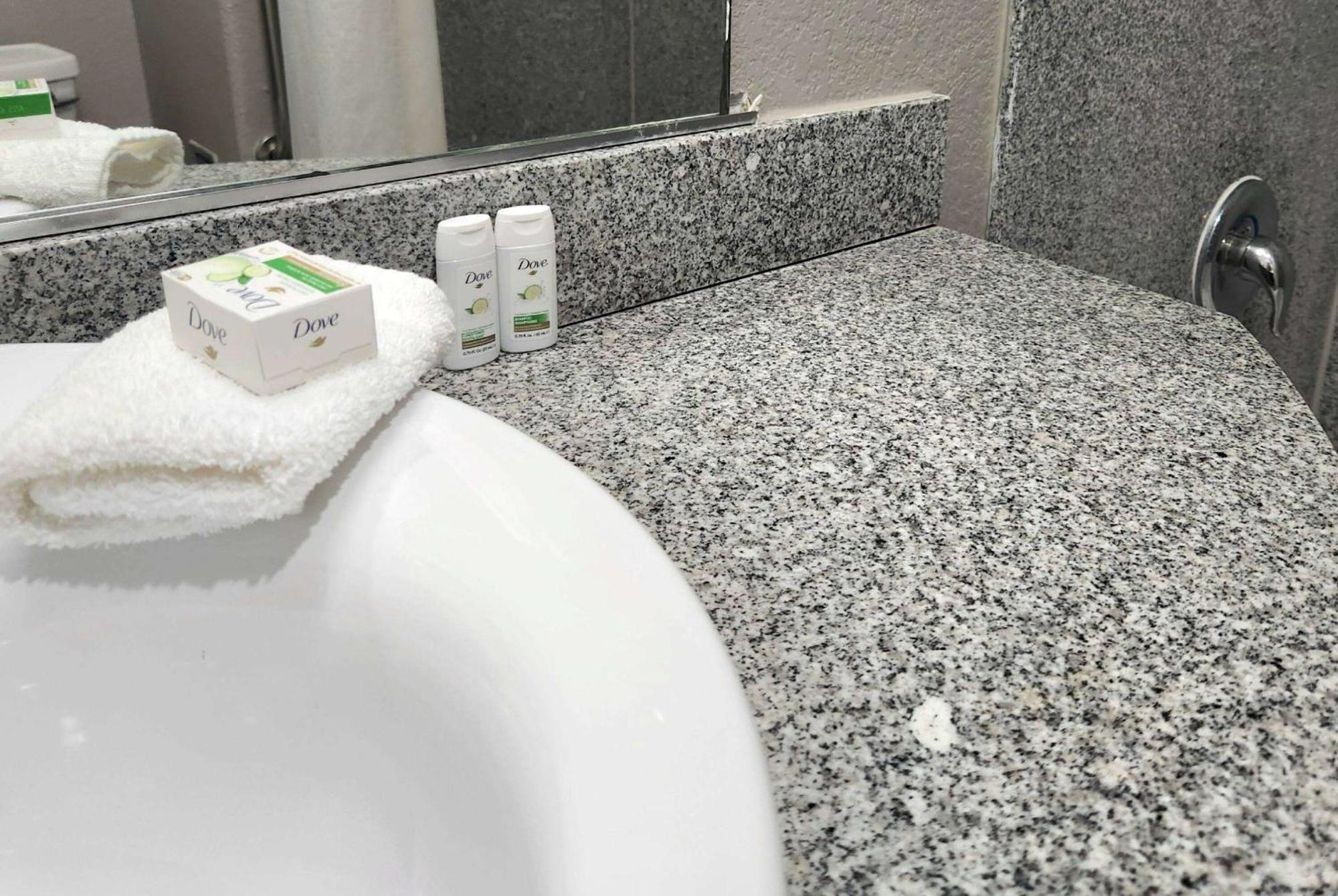 Baymont By Wyndham Airport San Antonio