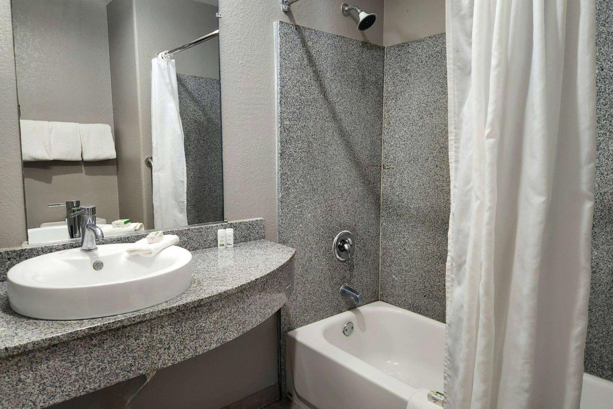 Baymont By Wyndham Airport 2* San Antonio