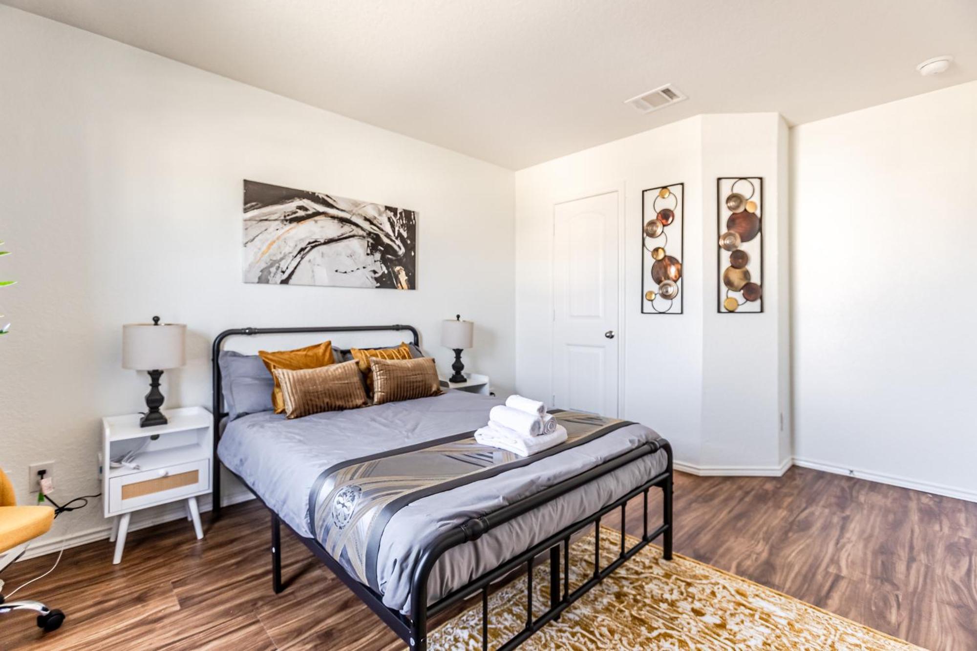 3240 Elegance Meets Luxury 6 Bedroom Lackland Base *