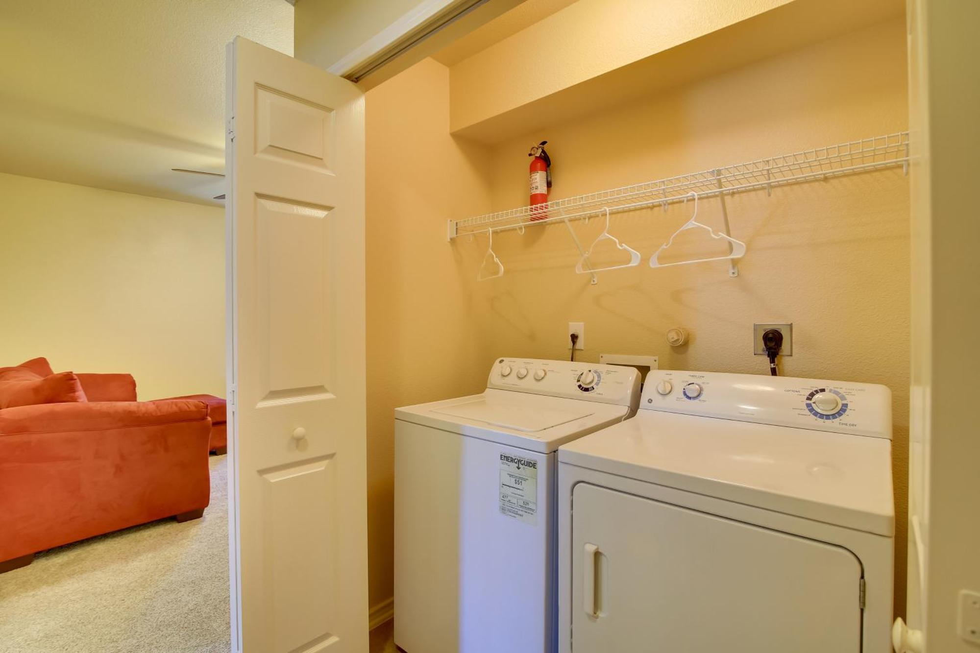 Abode With Yard Less Than 4 Mi To Lackland *