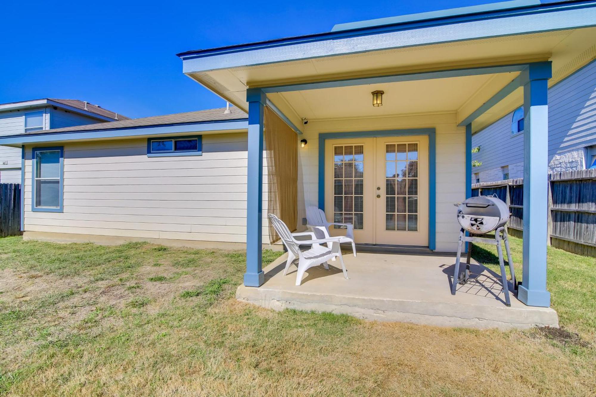 Abode With Yard Less Than 4 Mi To Lackland * San Antonio