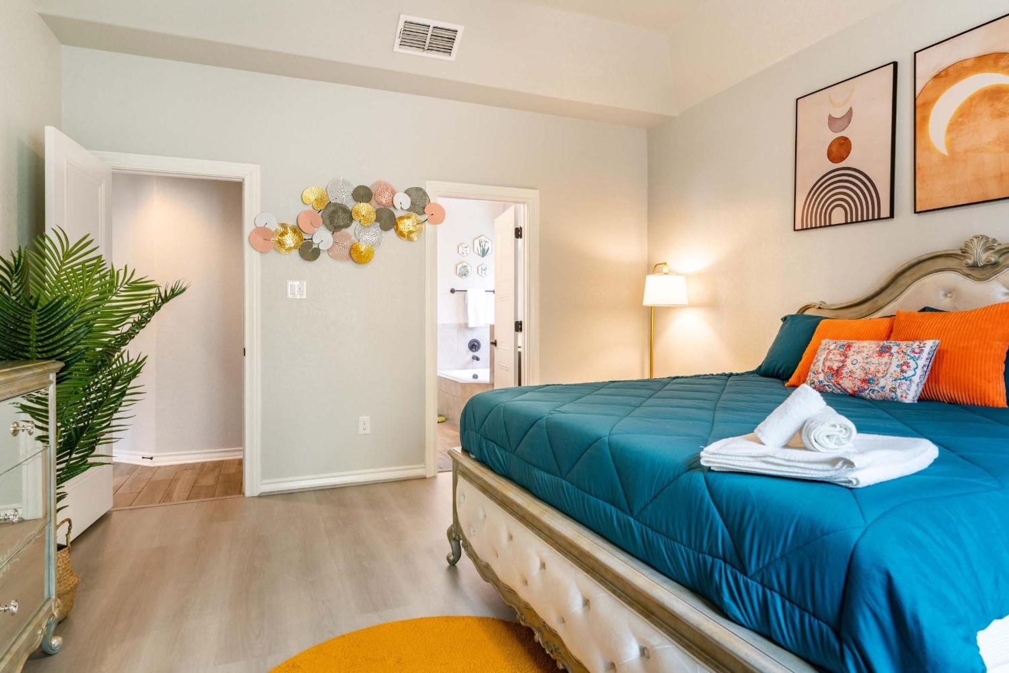 Charming 5br Retreat Near Trails & Shops * San Antonio