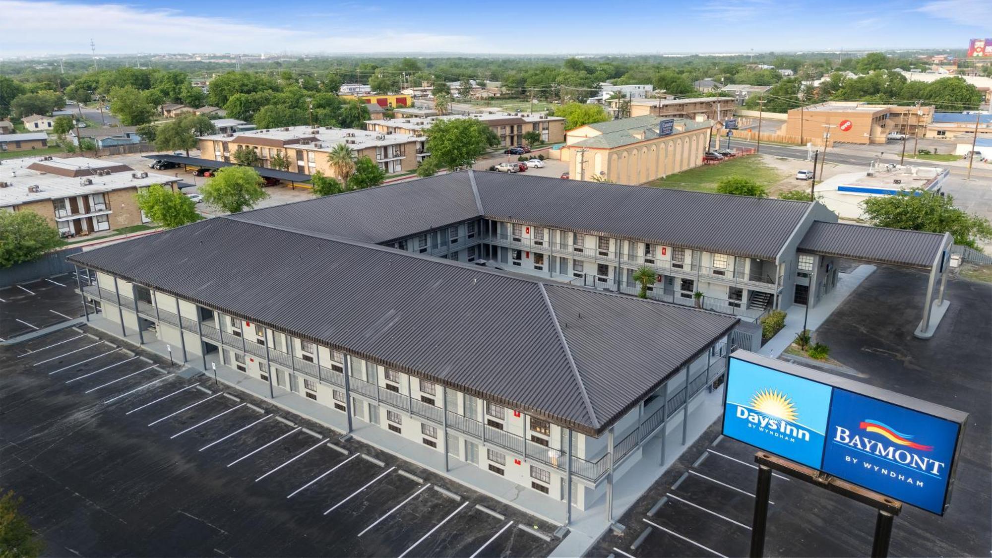 GreenTree Inn San Antonio/Lackland Air Force Base *