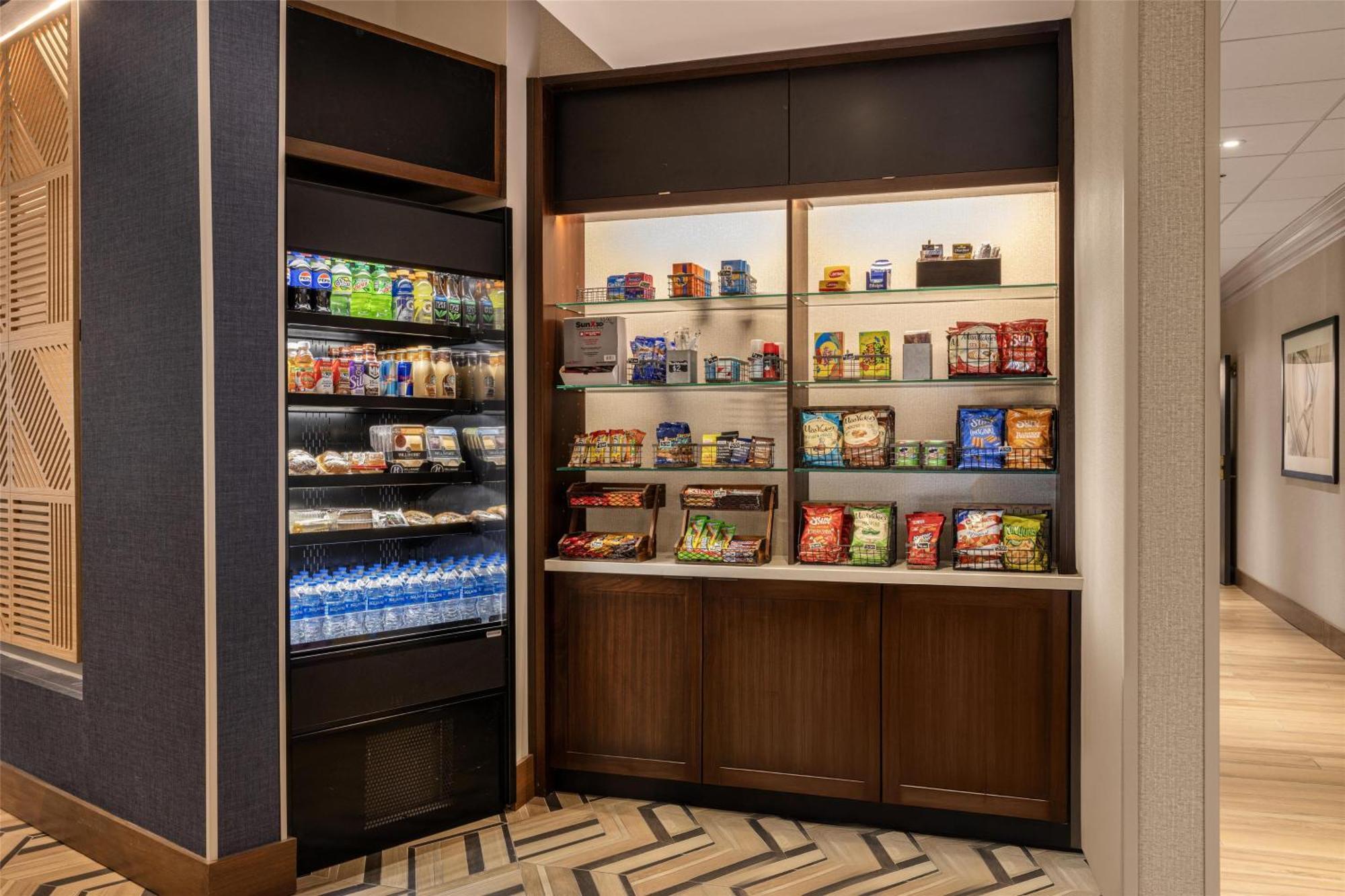 Hyatt Place Riverwalk 3*