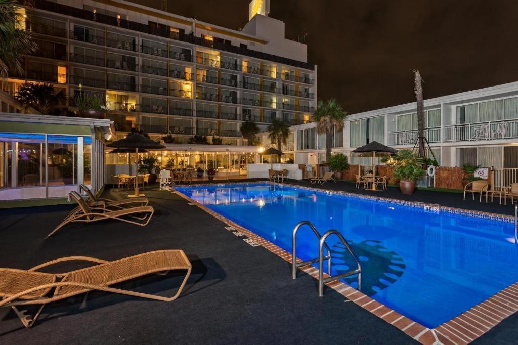 El Tropicano Riverwalk San Antonio