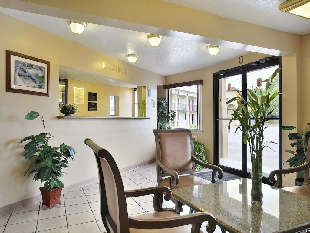 Motel Super 8 By Wyndham Pearl District Downtown 2*
