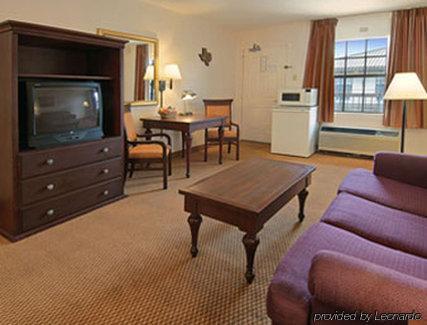 Deluxe Near Lackland Afb *
