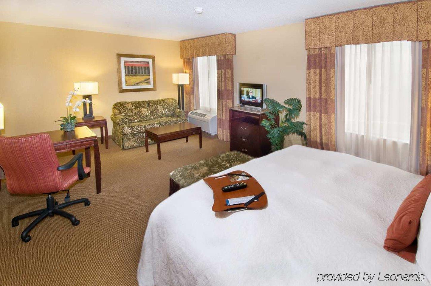 Hotel Hampton And Airport