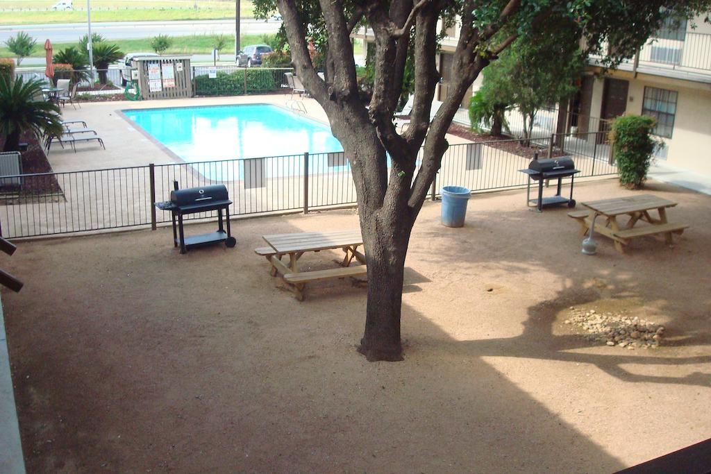 Hotel Deluxe Near Lackland Afb San Antonio