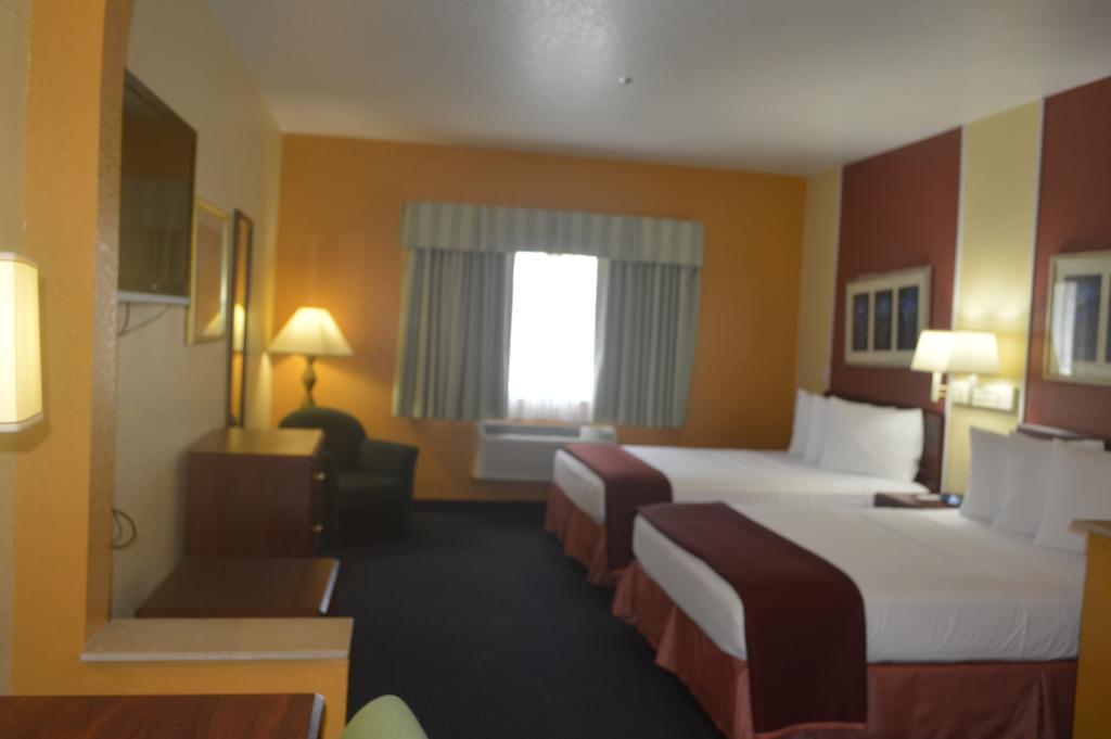 Howard Johnson By Wyndham &