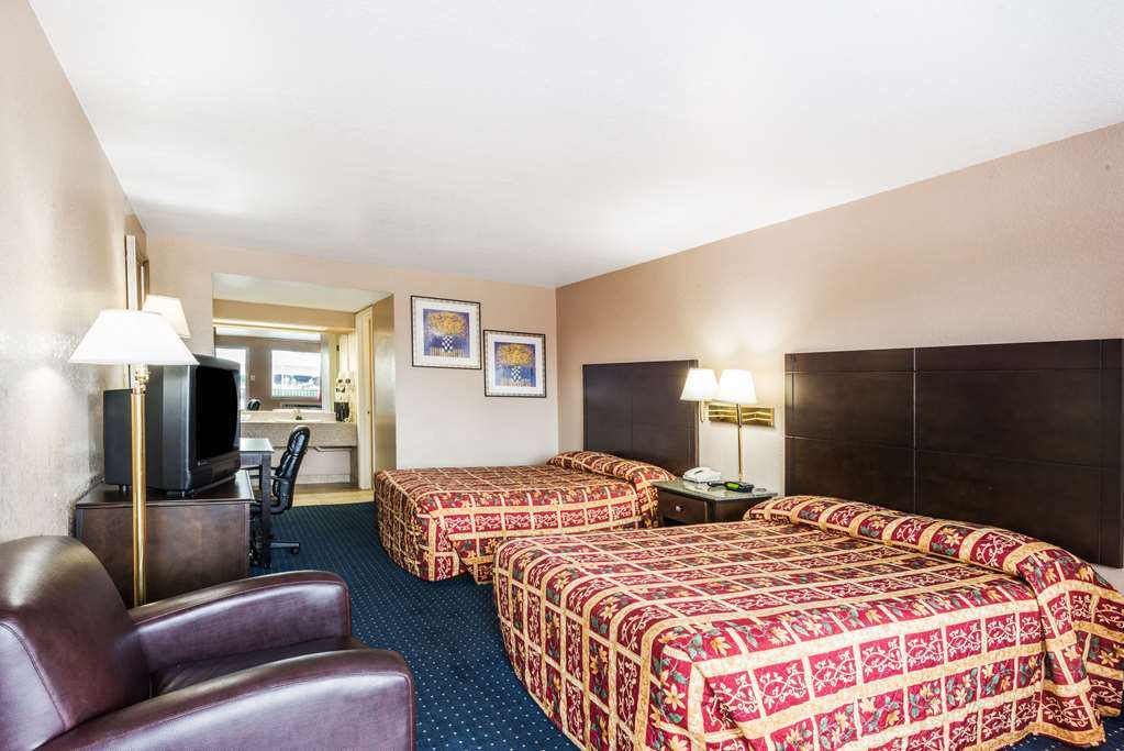 Motel Super 8 By Wyndham Pearl District Downtown 2*