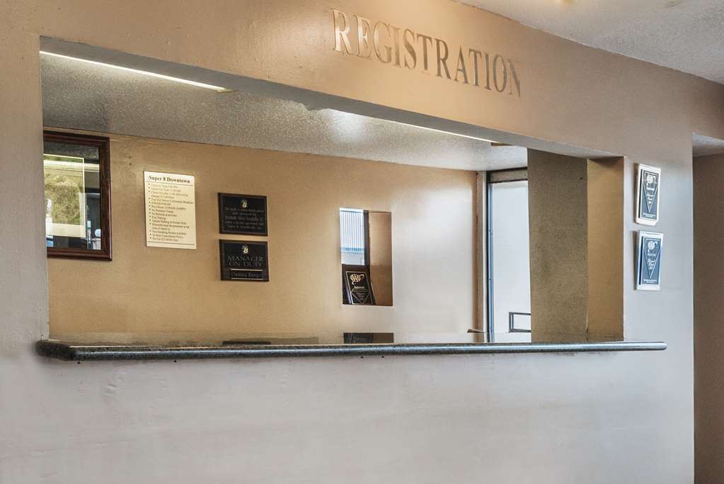 Motel Super 8 By Wyndham Pearl District Downtown San Antonio