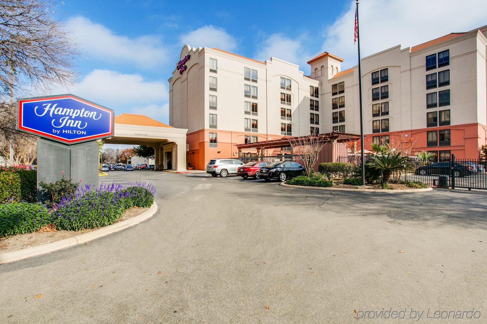 Hampton Downtown 3*