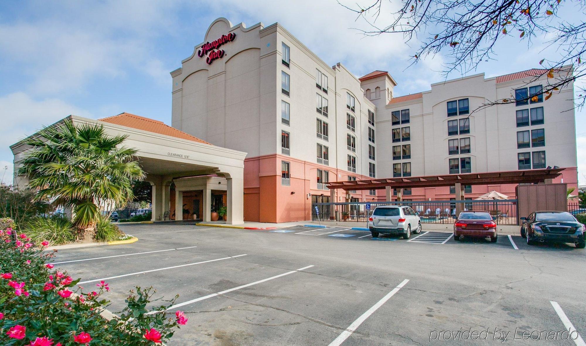 Hampton Downtown Hotel 3*