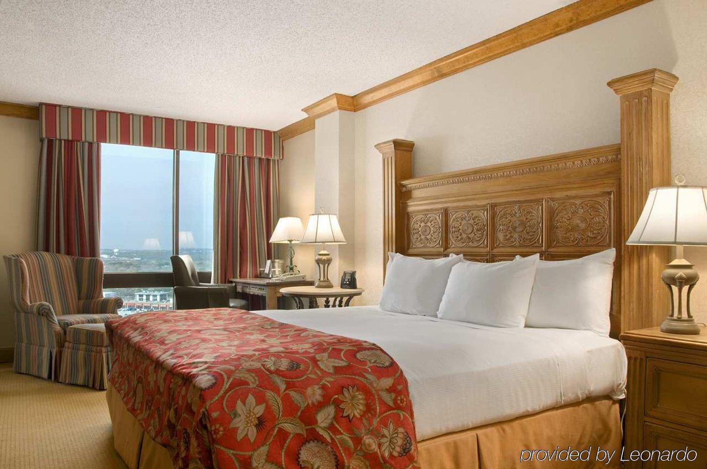 Doubletree By Hilton Airport Hotel 3*