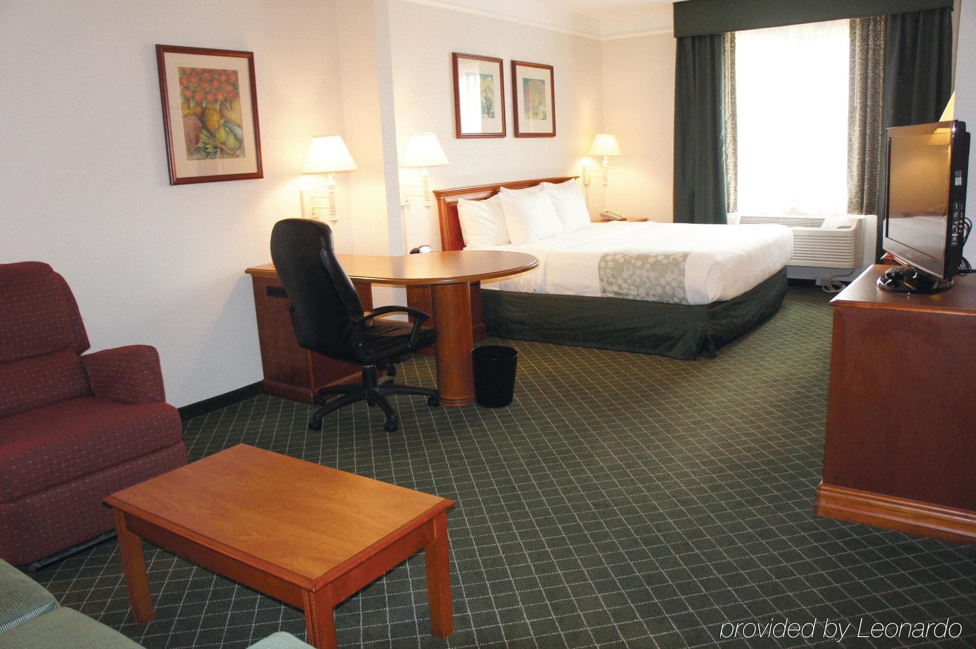 La Quinta & By Wyndham Downtown Hotel
