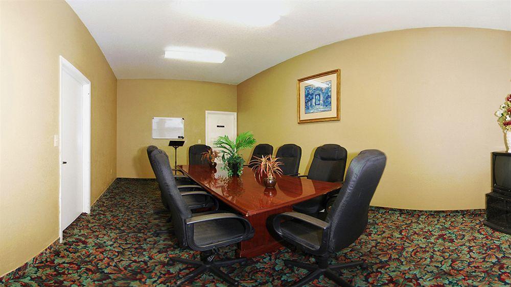 Super 8 By Wyndham At I-10 Motel San Antonio
