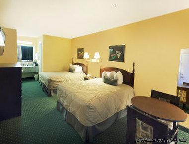 Ramada By Wyndham Near Seaworld - Lackland Afb Hotel 3*