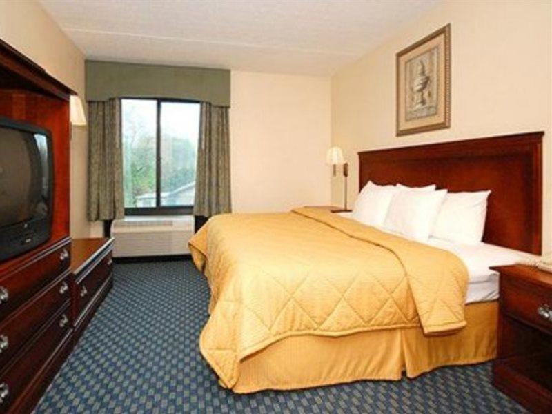 Hotel Spark By Hilton Airport 3*
