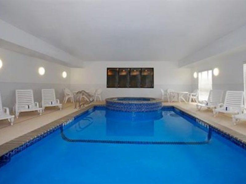 Hotel Red Roof Northeast 3*