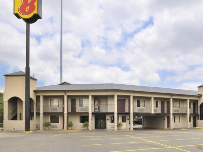 Motel Super 8 By Wyndham Pearl District Downtown San Antonio