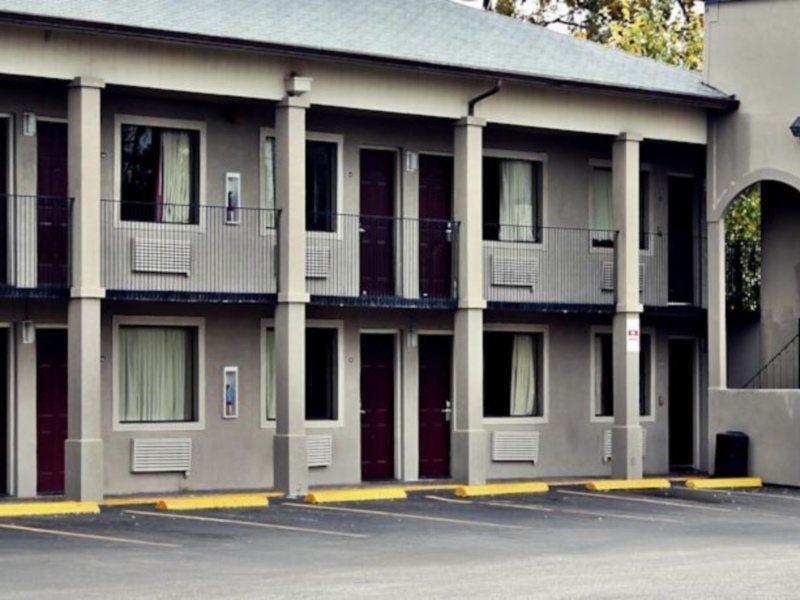 Motel Super 8 By Wyndham Pearl District Downtown 2*