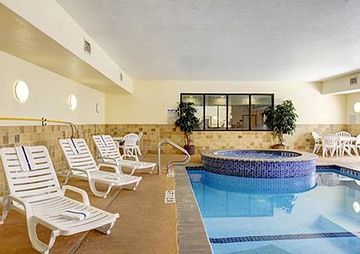 Hotel Red Roof Northeast 3*