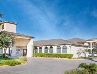 Super 8 By Wyndham At I-10 Motel San Antonio
