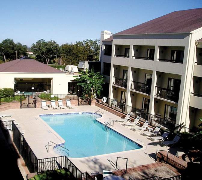 Courtyard By Marriott Downtown 3*