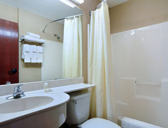 Super 8 By Wyndham Airport North Hotel