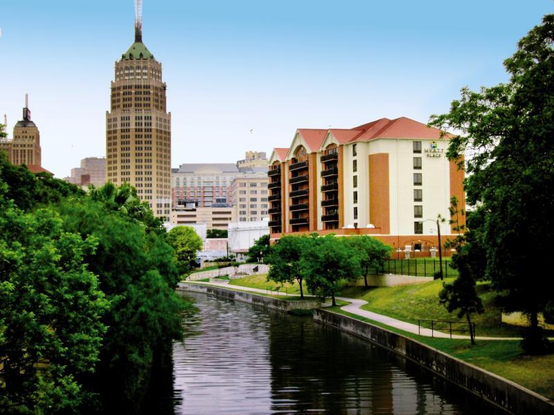 Hyatt Place Riverwalk Hotel 3*