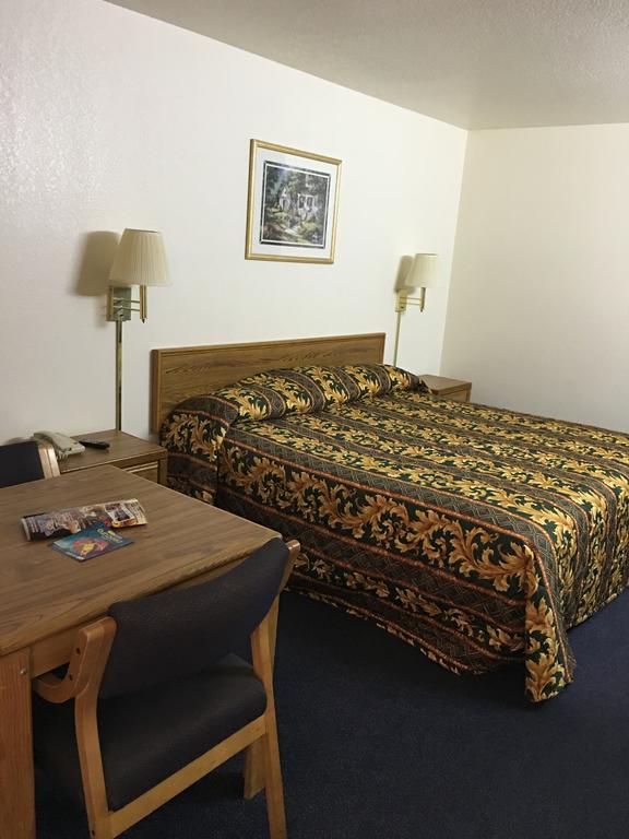 Country Hotel