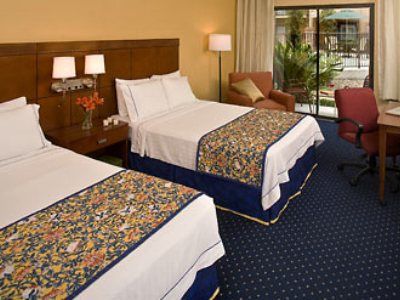 Courtyard By Marriott Downtown