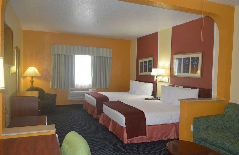 Hotel Howard Johnson By Wyndham & 2*