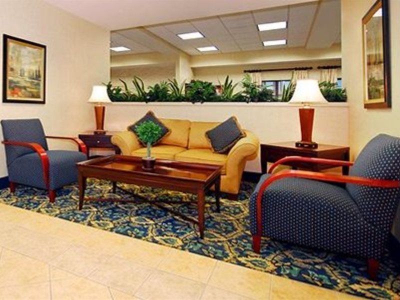 Spark By Hilton Airport 3*