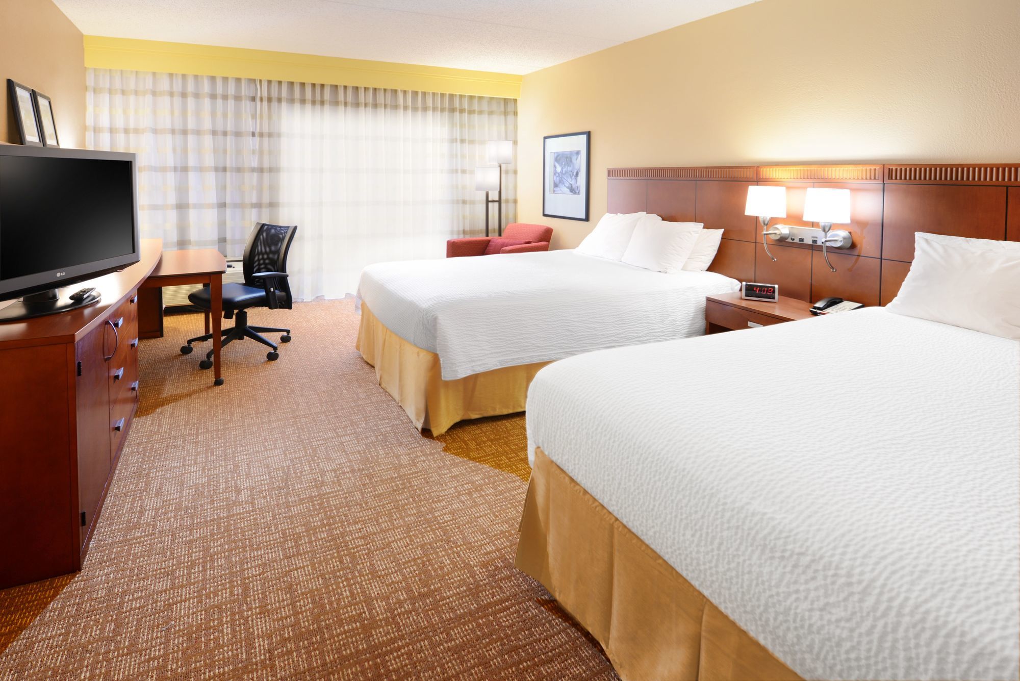 Courtyard By Marriott Downtown