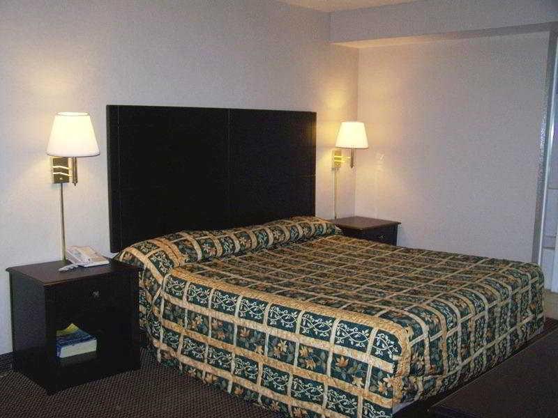 Super 8 By Wyndham Pearl District Downtown 2* San Antonio