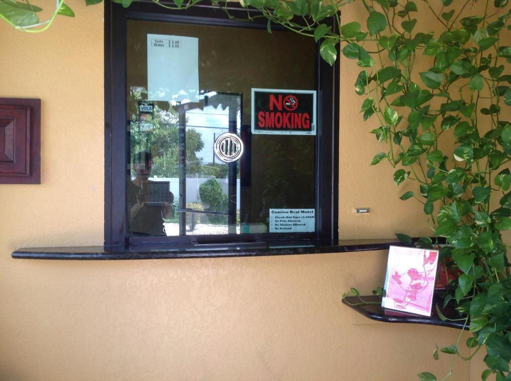 Camino Real Motel 2*