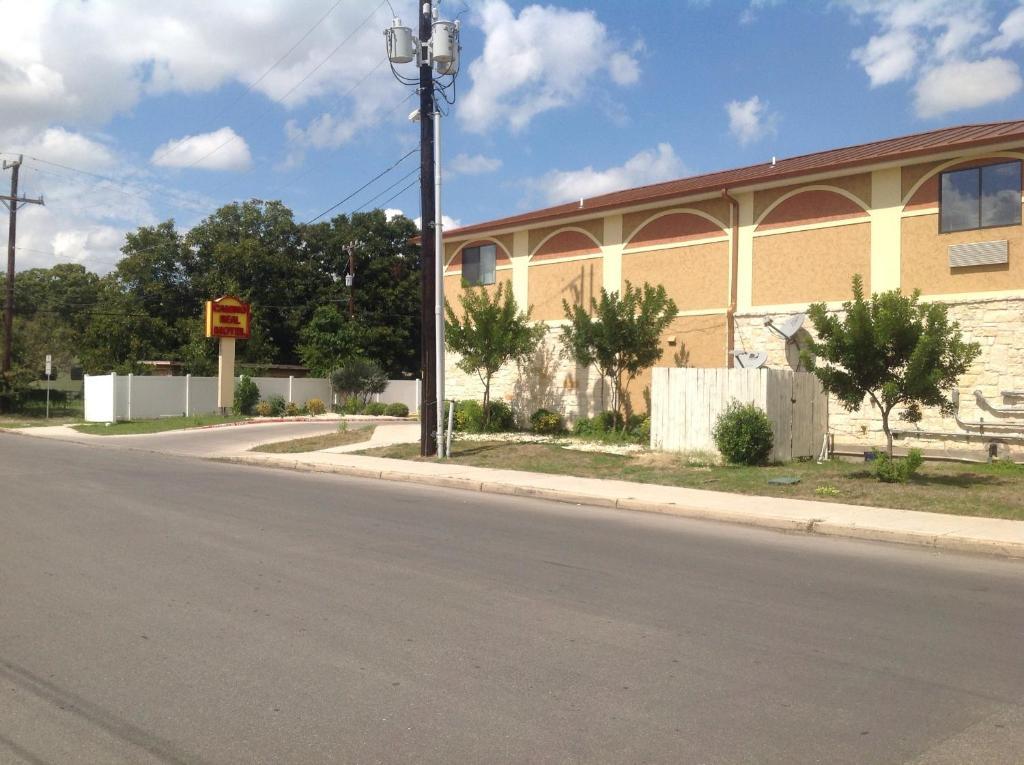 Camino Real Motel