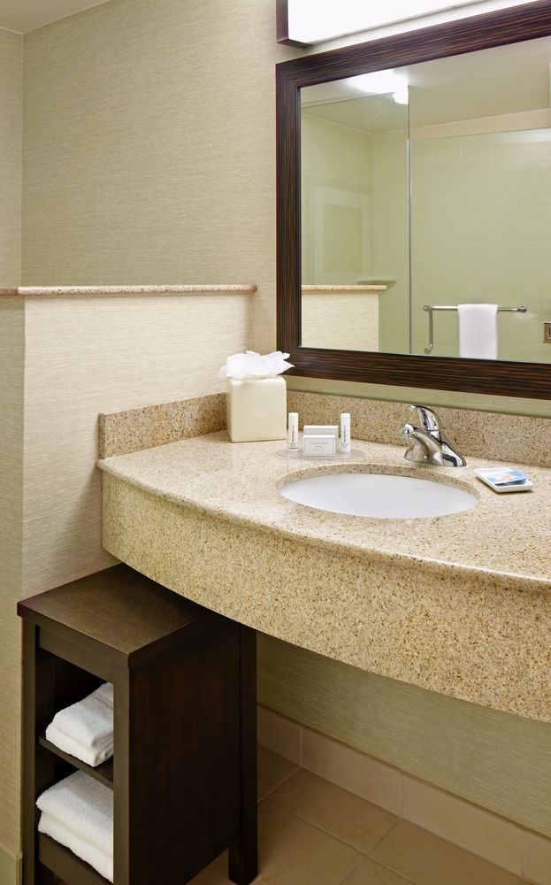 Courtyard By Marriott Six Flags At The Rim Hotel 3*