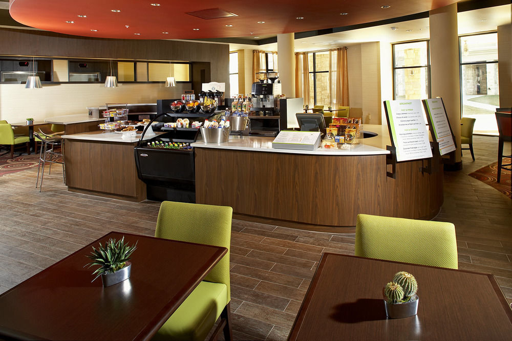 Courtyard By Marriott Six Flags At The Rim
