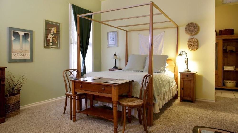 Yellow Rose Bed & Breakfast 4*