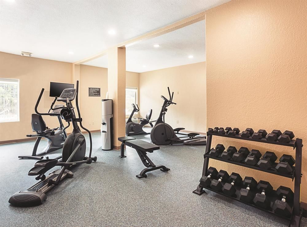 Comfort & Near Six Flags & Medical Center Hotel