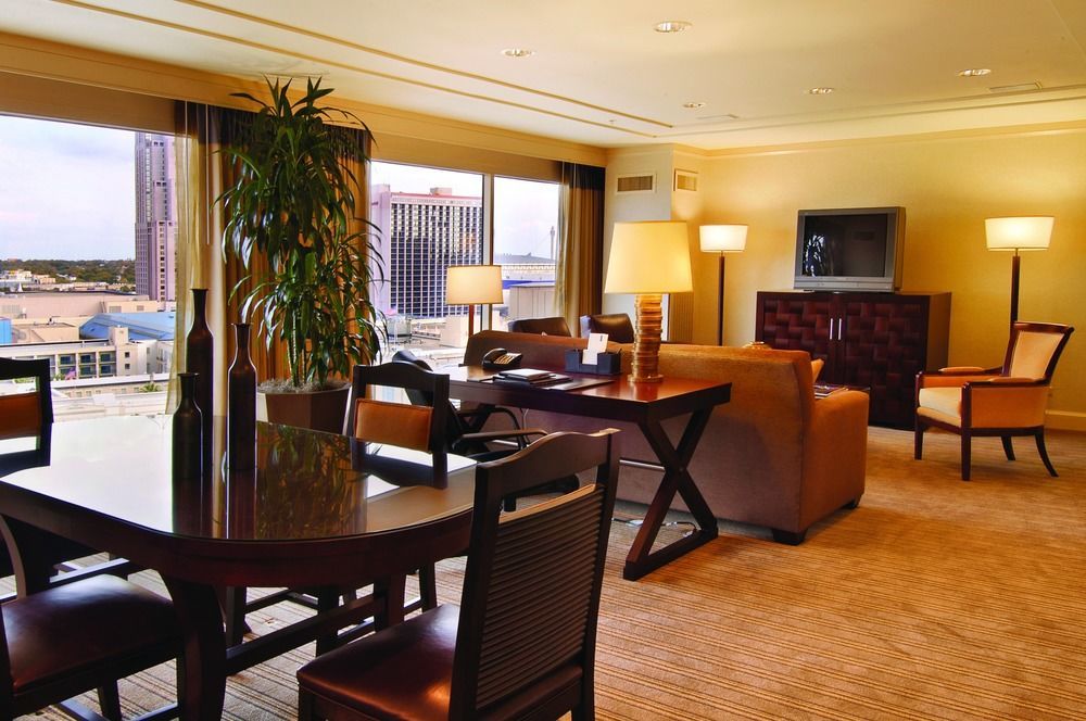 Hyatt Regency Riverwalk San Antonio