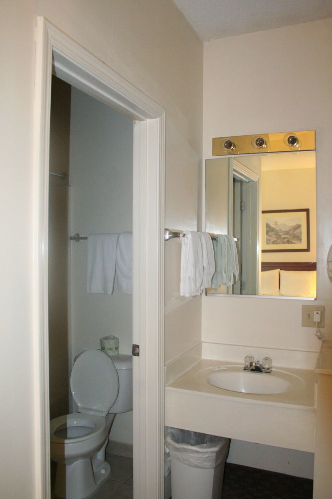 Intown Extended Tx - Leon Valley South Hotel 2*