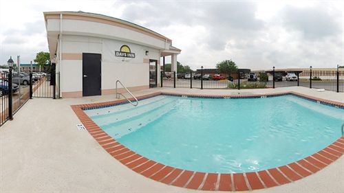 Days By Wyndham N.w. Medical Center 2* San Antonio